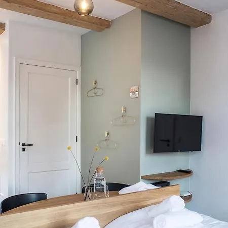 At The Canal Casa de hóspedes Amesterdão