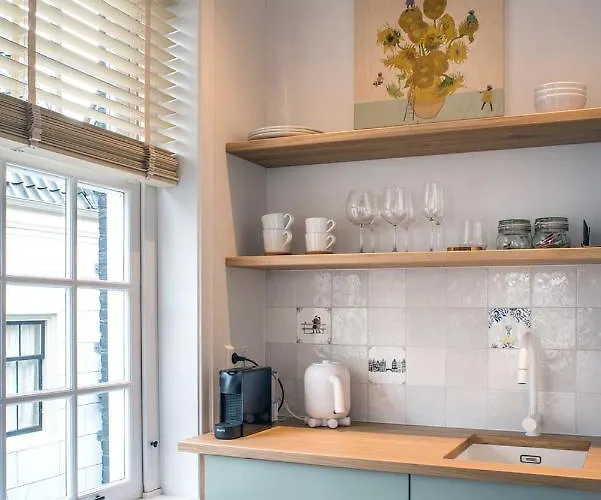 At The Canal Guest house Amsterdam