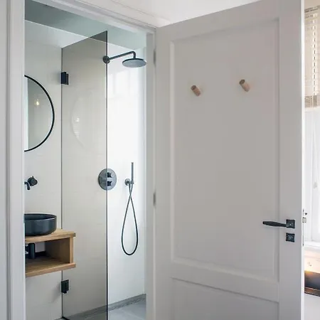 At The Canal Gæstehus 3*