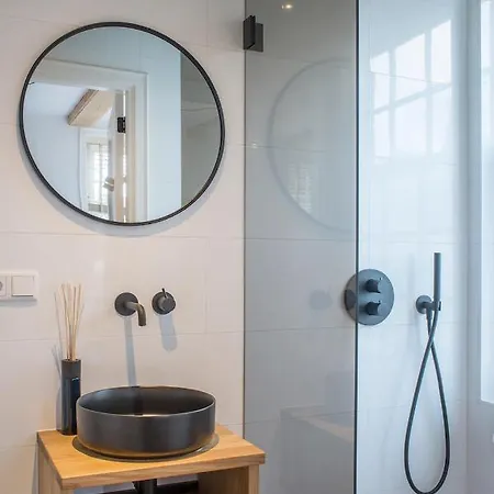 At The Canal Gæstehus 3*